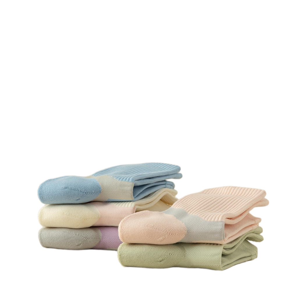 Cottony, lightweight, comfortable, and color-blocked women's mid-length socks