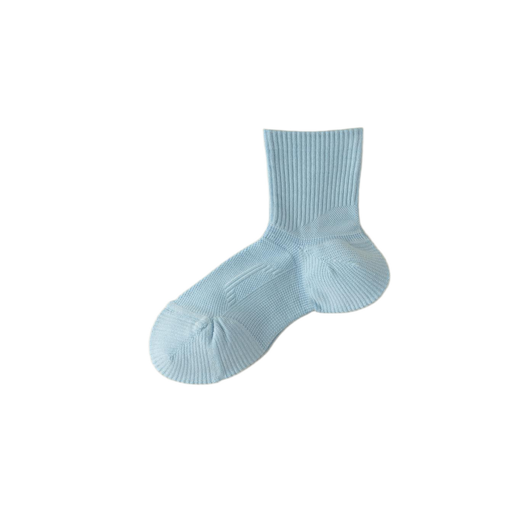 Cottony, lightweight, comfortable women's mid-length socks