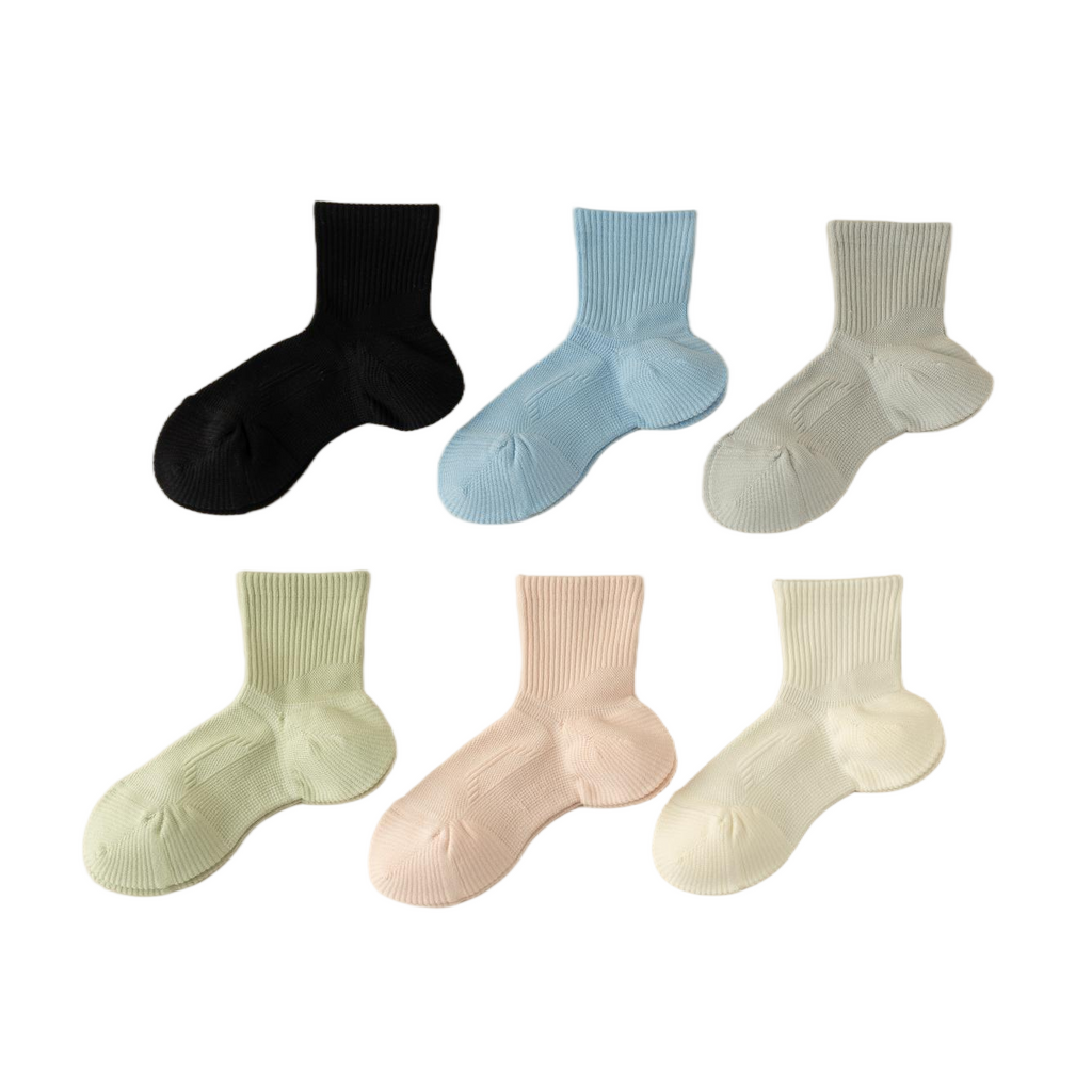 Cottony, lightweight, comfortable women's mid-length socks