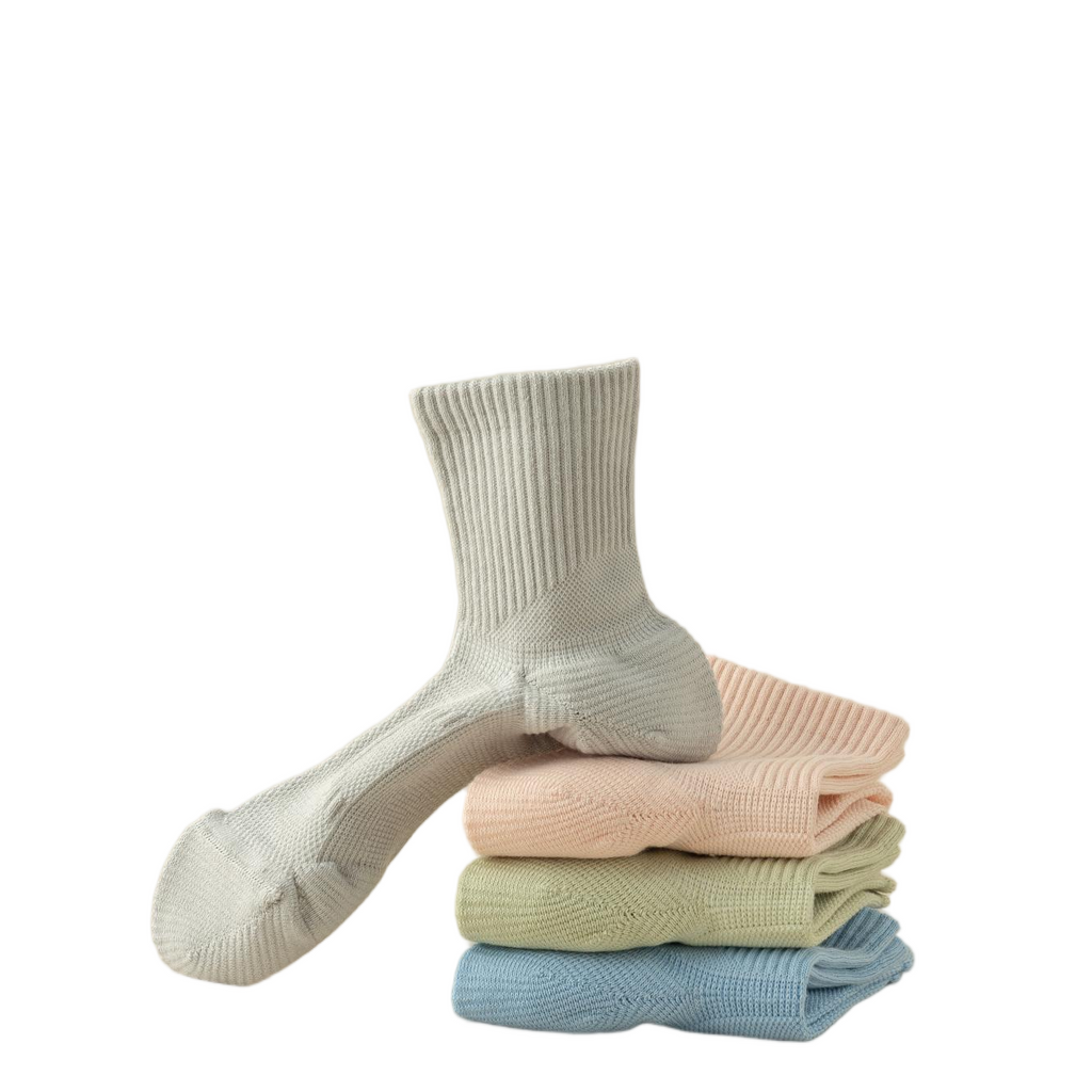 Cottony, lightweight, comfortable women's mid-length socks